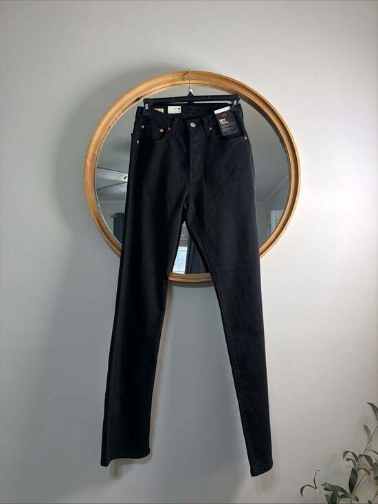Levi's 501 Original Fit Women's High Rise Straight Leg Jeans in Black